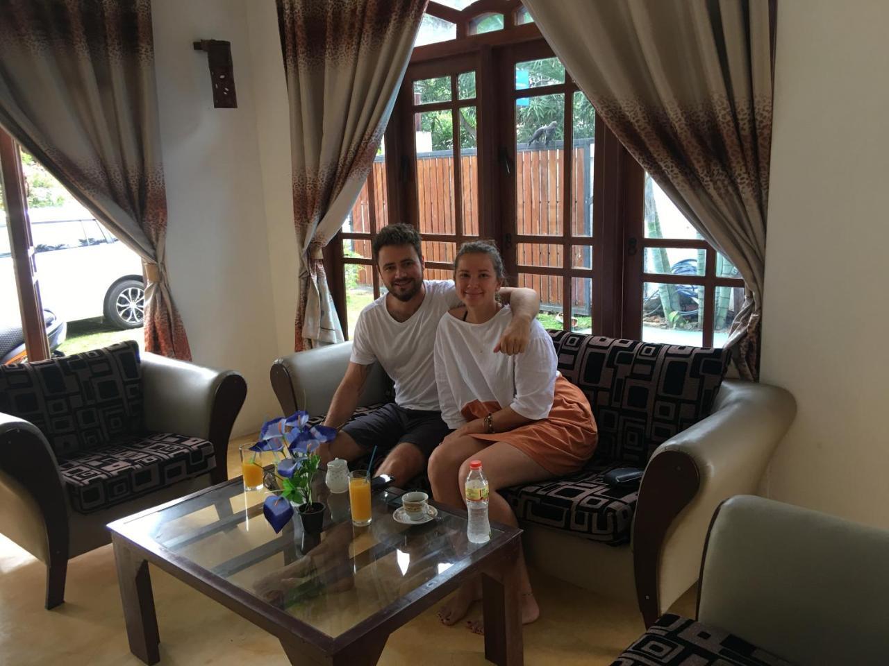 Like Mike Tourist Guest House & Restaurant 尼甘布 外观 照片