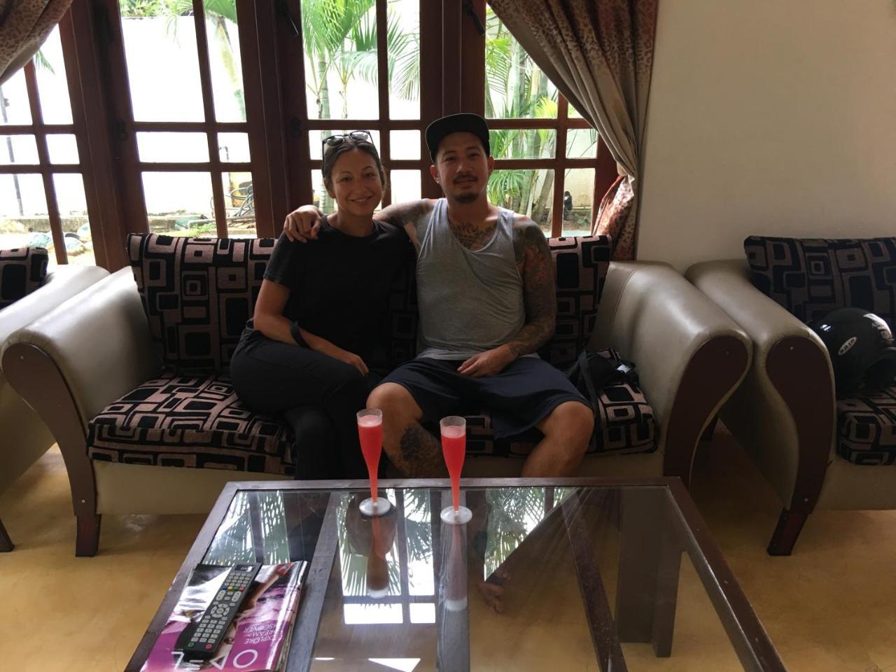 Like Mike Tourist Guest House & Restaurant 尼甘布 外观 照片
