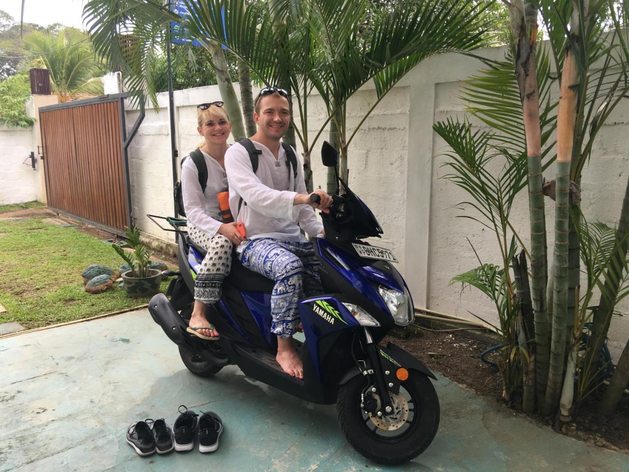 Like Mike Tourist Guest House & Restaurant 尼甘布 外观 照片