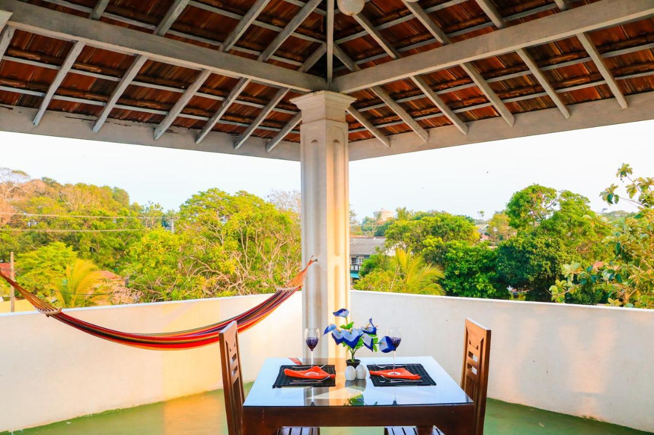 Like Mike Tourist Guest House & Restaurant 尼甘布 外观 照片
