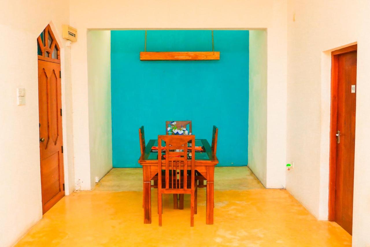 Like Mike Tourist Guest House & Restaurant 尼甘布 外观 照片